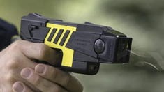 El Gobierno aprobó el protocolo de uso de armas taser por parte de la Policía Federal