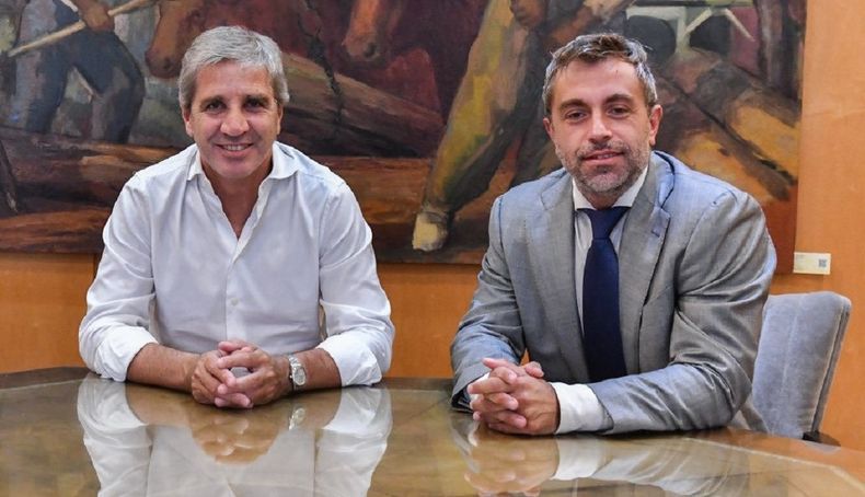 El equipo económico de Luis Caputo rolleó todos los vencimientos y obtuvo dólares.
