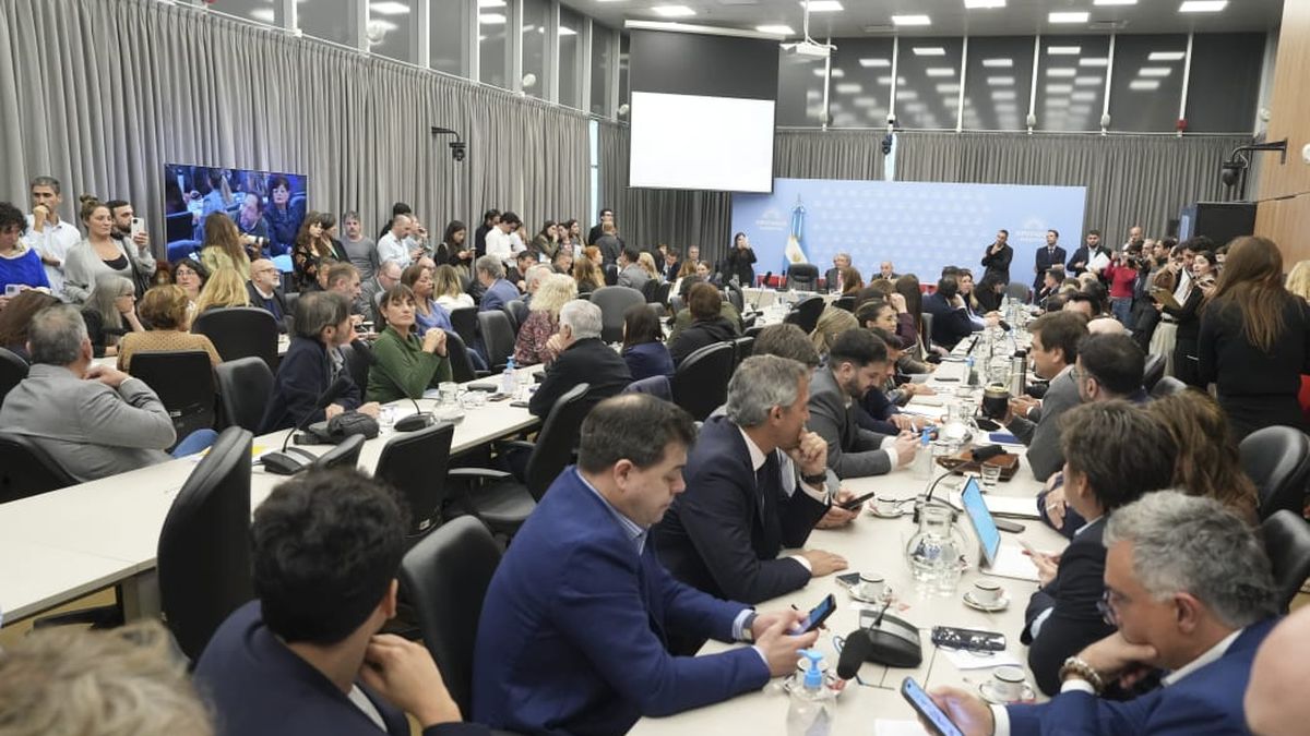 Con respaldo de provincias mineras, el oficialismo dictaminó la reforma de la Ley de Glaciares