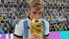 Gomes Gerth y una foto inolvidable en Qatar 2022. Gomes Gerth y una foto inolvidable en Qatar 2022.