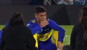 Rojo festejó el título de Boca fumando un cigarrillo. Rojo festejó el título de Boca fumando un cigarrillo.