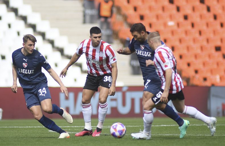 Independiente y Estudiantes igualaron 1 a 1 en Mendoza.