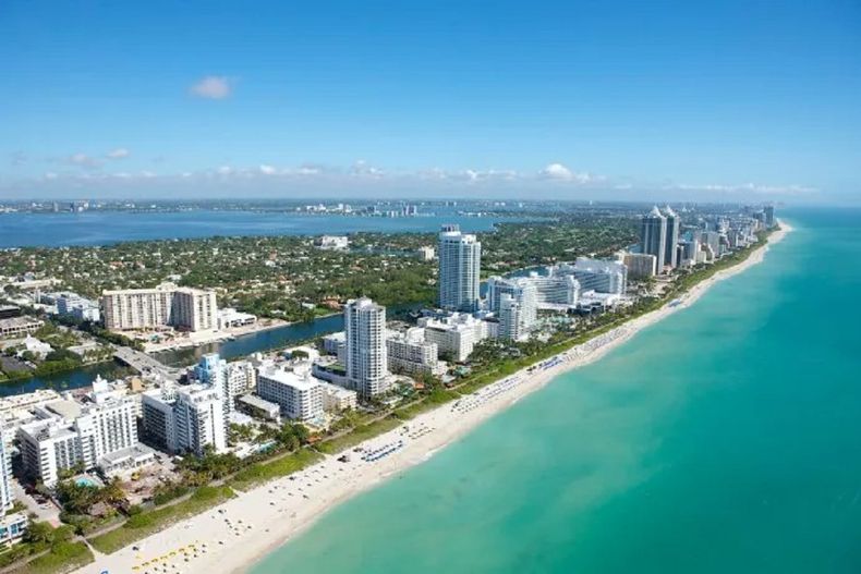 Una postal de Miami que podría sufrir una drástica modificación por el cambio climático.