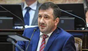 El bloque que integra Kueider se despegó de la detención del senador y manifestó que la Justicia debe resolverlo