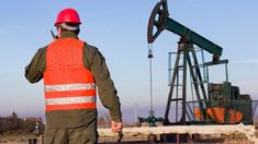 paritarias: petroleros cerro un aumento anual del 12% distribuido en tres cuotas paritarias: petroleros cerro un aumento anual del 12% distribuido en tres cuotas