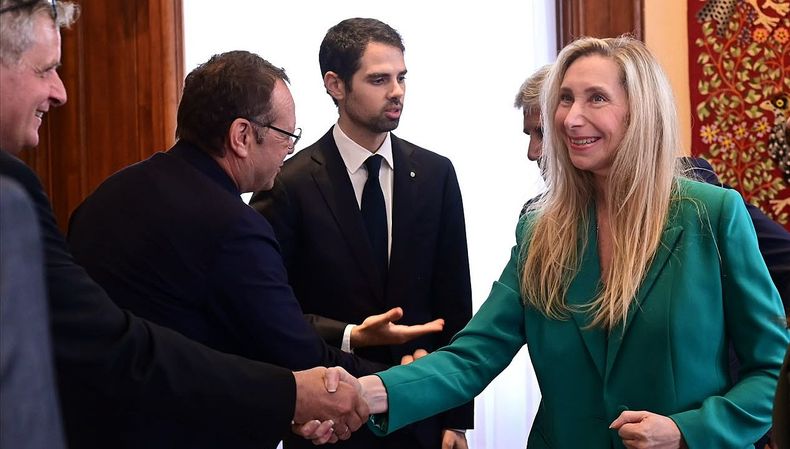 Karina Milei viaj&oacute; a Par&iacute;s junto a la comitiva presidencial.