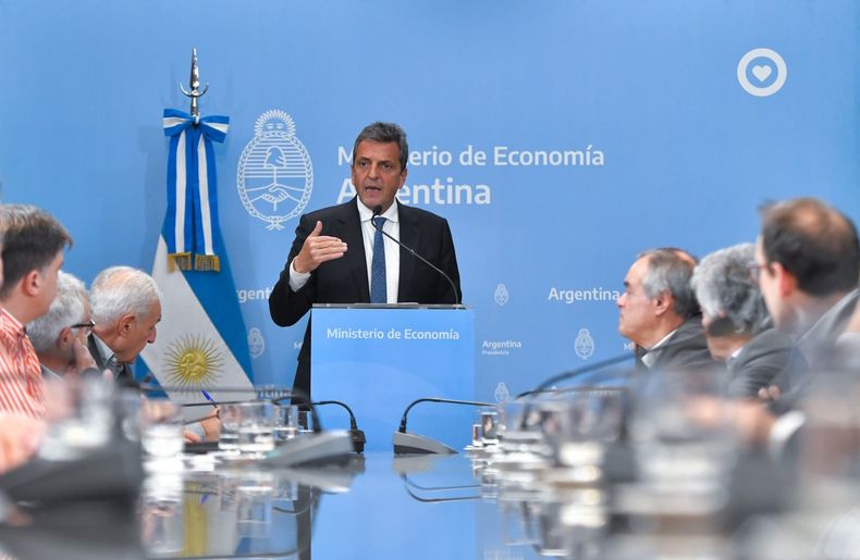 Expectativa por los anuncios de Sergio Massa sobre los pagos al FMI.