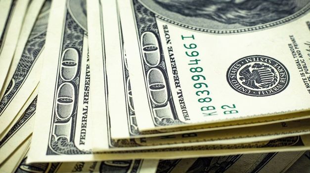 El dólar blue se mantiene por encima de los $730 pero lejos de su máximo nominal histórico de $780.