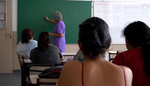 Los docentes advierten sobre el impacto negativo del alcohol en los estudios.