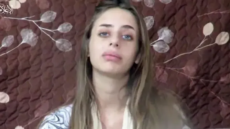 Hamás publicó el primer video de una rehén israelí cautiva en Gaza: Por favor