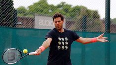 Del Potro volvió a practicar en cancha de polvo de ladrillo en Buenos Aires.
