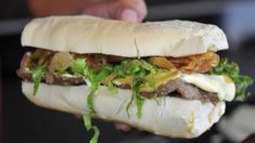 La versión tucumando del típico sandwich que generó el fanatismo del un niño en Buenos Aires. La versión tucumando del típico sandwich que generó el fanatismo del un niño en Buenos Aires.