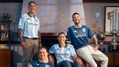 Racing presentó su nueva camiseta titular Racing presentó su nueva camiseta titular