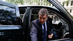 Tras la revisión con el FMI, el Gobierno va por el acuerdo con el Club de París. Tras la revisión con el FMI, el Gobierno va por el acuerdo con el Club de París.