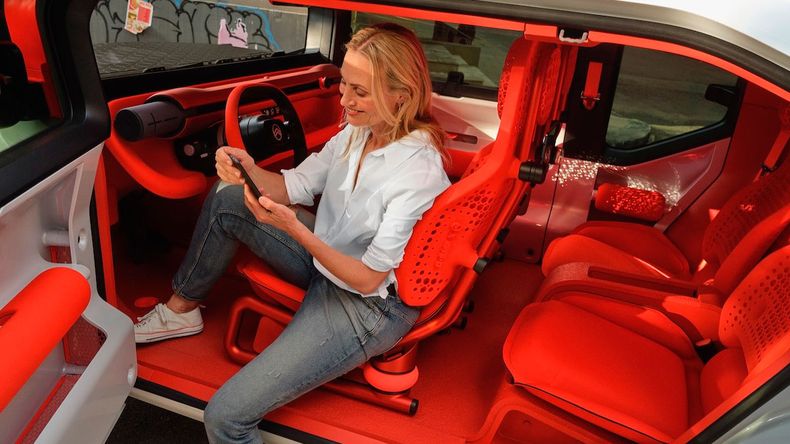 El interior de la pick-up Oli.