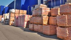 La gente no tiene plata, aseguran los dueños de corralones. La gente no tiene plata, aseguran los dueños de corralones.