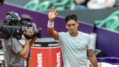 Báez festeja la victoria en Buenos Aires. Báez festeja la victoria en Buenos Aires.