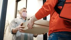 Cliente le realizó un desagradable pedido al delivery y generó un fuerte repudio. Cliente le realizó un desagradable pedido al delivery y generó un fuerte repudio.