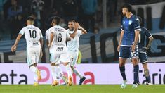 La Academia no puede con el Decano. La Academia no puede con el Decano.