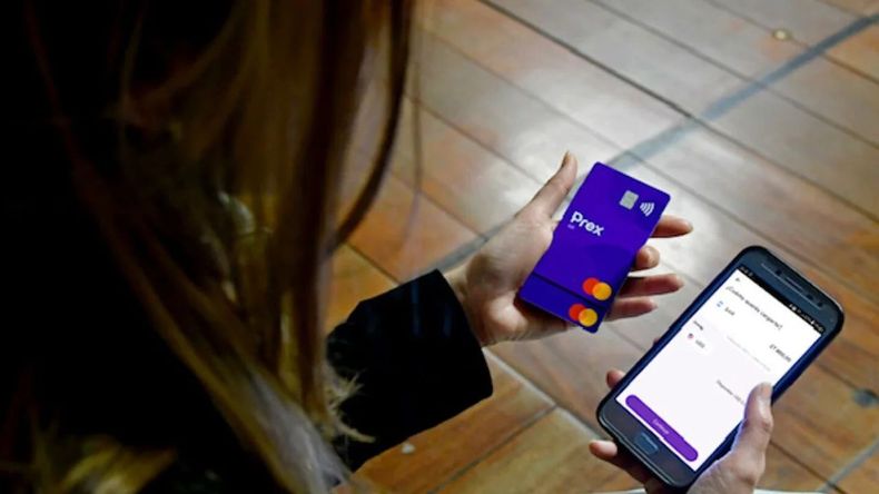Una billetera virtual posibilita realizar pagos automáticos en pesos chilenos directamente desde la aplicación. 