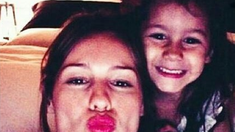 Pampita publicó una foto junto a Blanca en Instagram: Luz, amor Pampita publicó una foto junto a Blanca en Instagram: Luz, amor