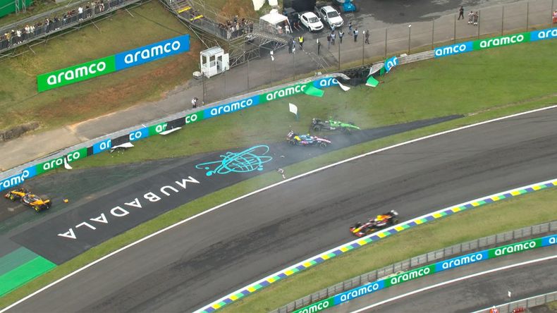 Franco Colapinto perdió el control y chocó en la carrera Sprint del GP de Brasil.&nbsp;