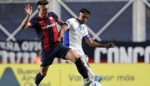 Los jugadores de San Lorenzo se fueron silbados del estadio. Los jugadores de San Lorenzo se fueron silbados del estadio.