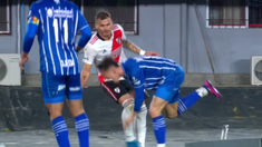 Lamolina le perdonó la vida a González Pirez por una dura plancha. Lamolina le perdonó la vida a González Pirez por una dura plancha.