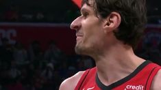 Insólito: jugador de NBA falló dos tiros libres a propósito para que los fanáticos del equipo rival ganaran pollo frito gratis Insólito: jugador de NBA falló dos tiros libres a propósito para que los fanáticos del equipo rival ganaran pollo frito gratis