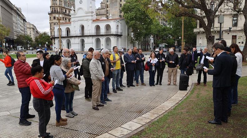 Religiosos y laicos decidieron autoconvocarse para rezar en favor de la paz.