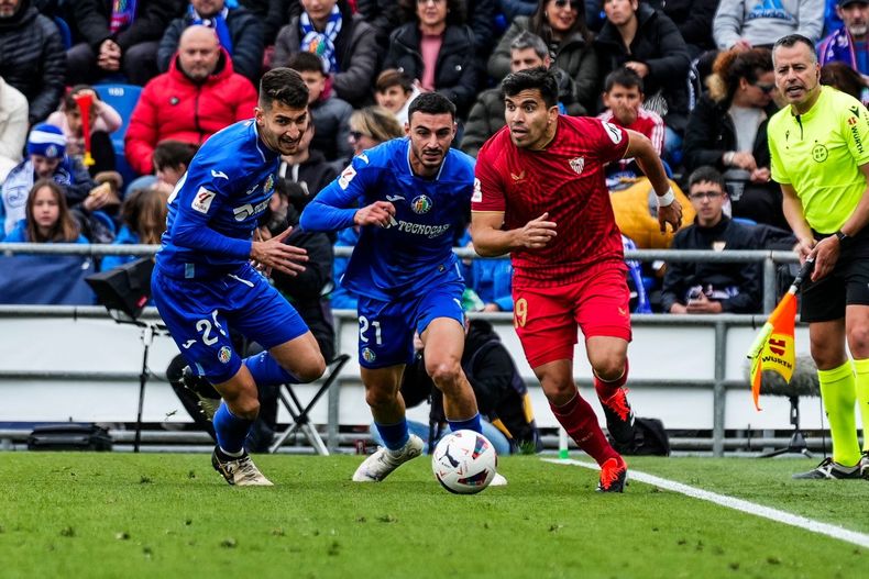 Marcos Acuña recibió cánticos racistas en el partido entre Sevilla y Getafe