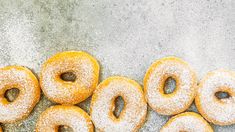 El paso a paso para hacer unas ricas donas perfectas para el verano. El paso a paso para hacer unas ricas donas perfectas para el verano.