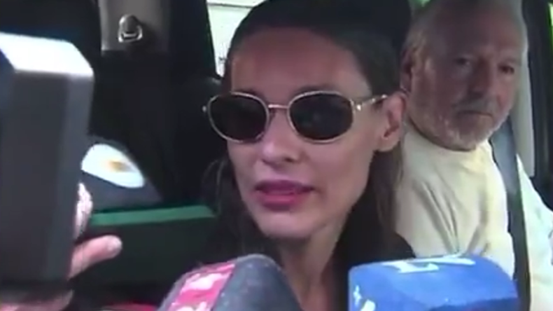 Pampita prefirió no dar detalles del robo en su casa mientras trabajaba en el exterior.