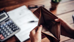 Crecen las dificultades de las familias para afrontar las deudas. Crecen las dificultades de las familias para afrontar las deudas.