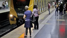 Tras una audiencia pública, el gobierno de la Ciudad oficializó el aumento del 40% en el pasaje del subte. Tras una audiencia pública, el gobierno de la Ciudad oficializó el aumento del 40% en el pasaje del subte.