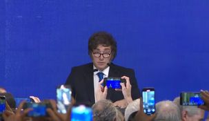 Javier Milei durante el acto de la DAIA.