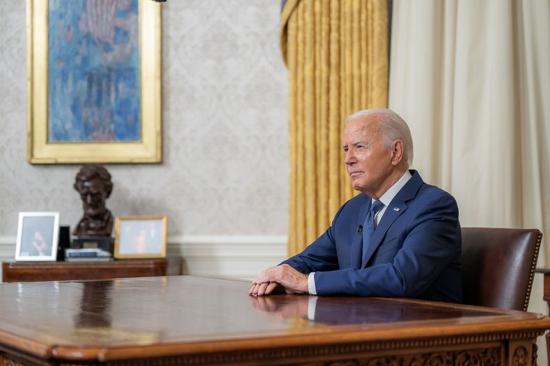 Joe Biden comunicó que se baja de la candidatura y propuso a su vice