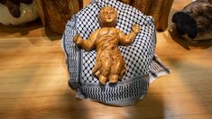 El niño Jesús sobre el pañuelo palestino. El niño Jesús sobre el pañuelo palestino.