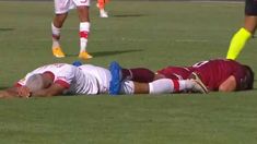 El jugador tuvo que ser reemplazado y trasladado al hospital El jugador tuvo que ser reemplazado y trasladado al hospital