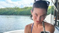 Stefi Roitman aprovechó su viaje en yate para mostrar una de las microbikinis que marcan tendencia. Stefi Roitman aprovechó su viaje en yate para mostrar una de las microbikinis que marcan tendencia.