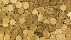 Con el fin de mantener los estándares de pureza y medidas comunes a lo largo del tiempo, se conservó la onza troy en vez de la avoirdupois para el pesaje del oro, platino y la plata excepto la pólvora. Con el fin de mantener los estándares de pureza y medidas comunes a lo largo del tiempo, se conservó la onza troy en vez de la avoirdupois para el pesaje del oro, platino y la plata excepto la pólvora.