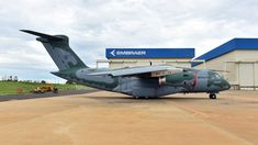 Uno de los dos Embraer KC-390 Millennium que viajará a Ucrania. Uno de los dos Embraer KC-390 Millennium que viajará a Ucrania.