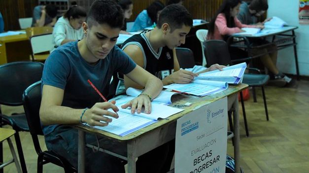 Se dispuso que el Estado Nacional oficiará de fiduciante a través del Ministerio de Educación.