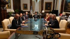 La foto del encuentro de Javier Milei con Ajay Banga en Casa Rosada.&nbsp;