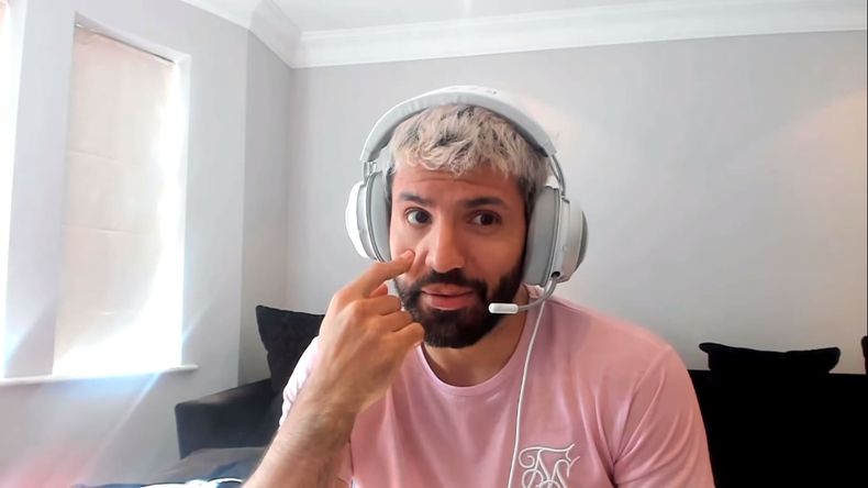 Kun Agüero apuntó contra el árbitro Roberto Tobar.
