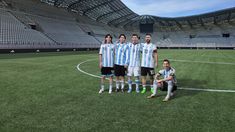 La publicidad con los Messi de todas las épocas. La publicidad con los Messi de todas las épocas.