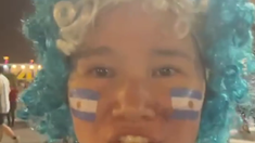 La mujer se alegró por el triunfo del equipo argentino frente a Polonia. La mujer se alegró por el triunfo del equipo argentino frente a Polonia.