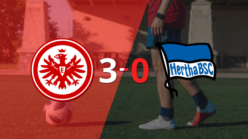 Con doblete de Randal Kolo Muani, Eintracht Frankfurt liquidó 3-0 a Hertha Berlín