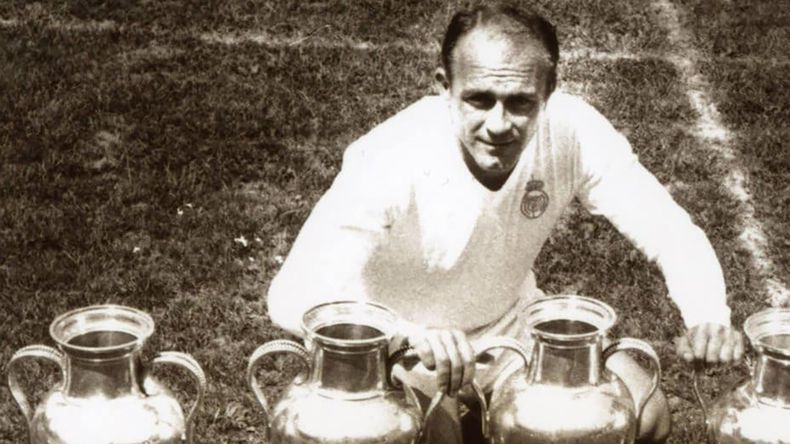 Alfredo Di Stéfano, cinco veces campeón de la Champions League con Real Madrid.