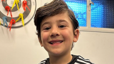 Video: la intrépida travesura de Ciro Messi al hijo de Paredes en el Monumental Video: la intrépida travesura de Ciro Messi al hijo de Paredes en el Monumental